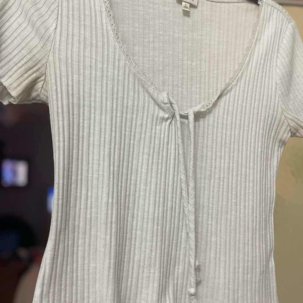 Chic White Ribbed Short Sleeve Top